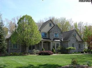 7475 Stockwood Dr, Solon, OH 44139