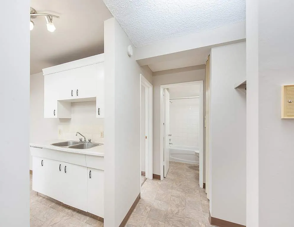 Odessa Apartments — Photo 1