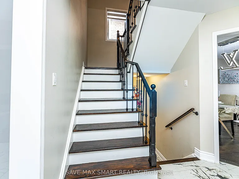 54 Beresford Cres — Photo 15