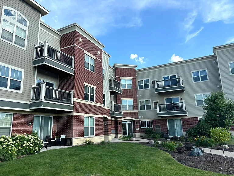 5192 Sassafras Dr #210 — Photo 1