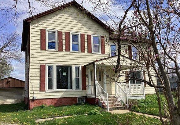 432 E Walnut St, Washburn, IL 61570 | Zillow