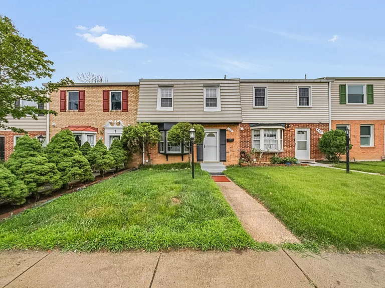 68 Orchard Dr — Photo 1
