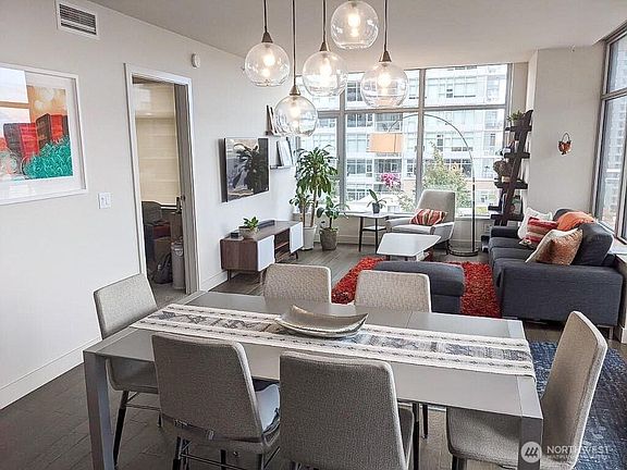 4th image of 588 Bell Street #1102