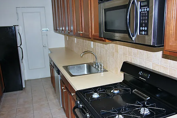 Rented by Julianna Realty Corp | media 62