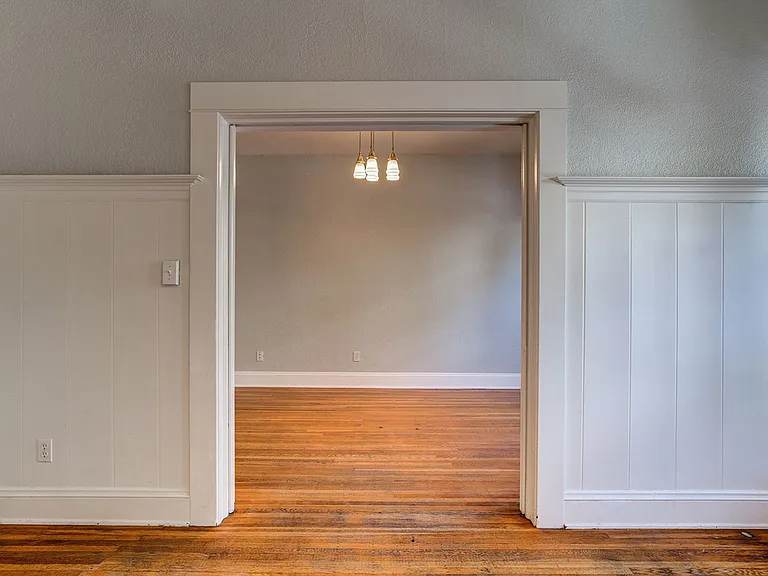 2110 NW Flanders St — Photo 15