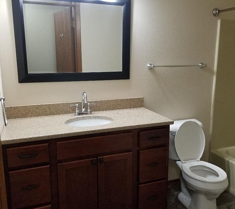 1st image of 129 Washington Ave #4