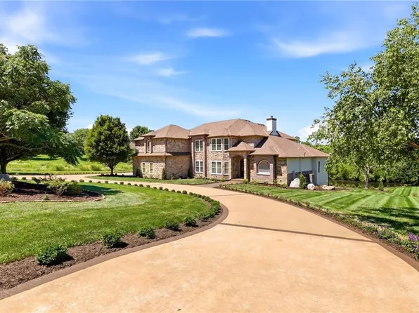 15614 Quail Ridge Dr, Smithville, MO 64089