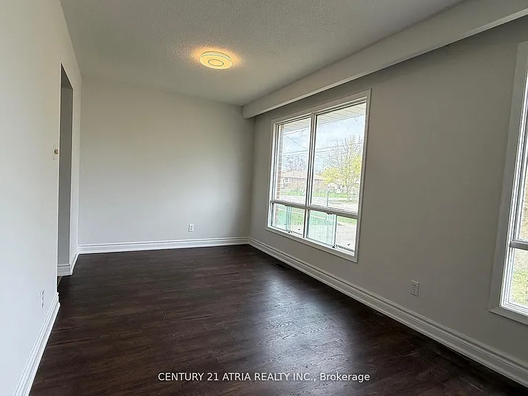 1212 Somerville St — Photo 4