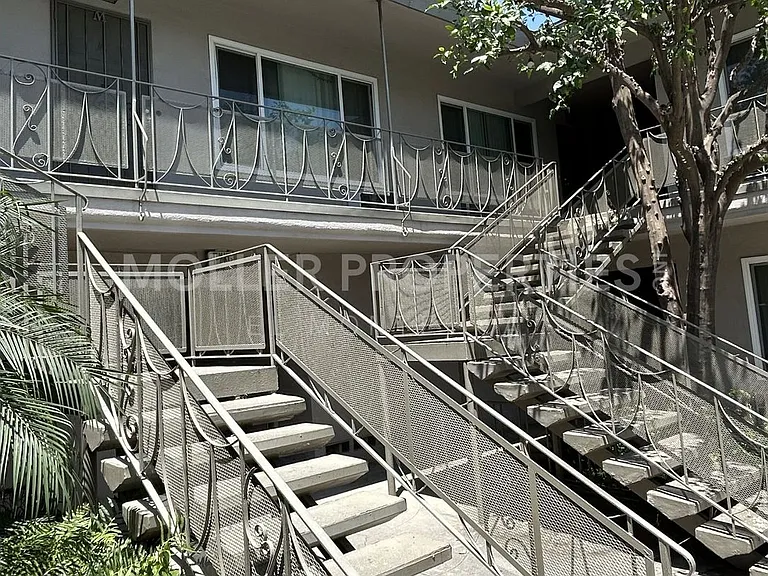 Duarte 849 — Photo 1
