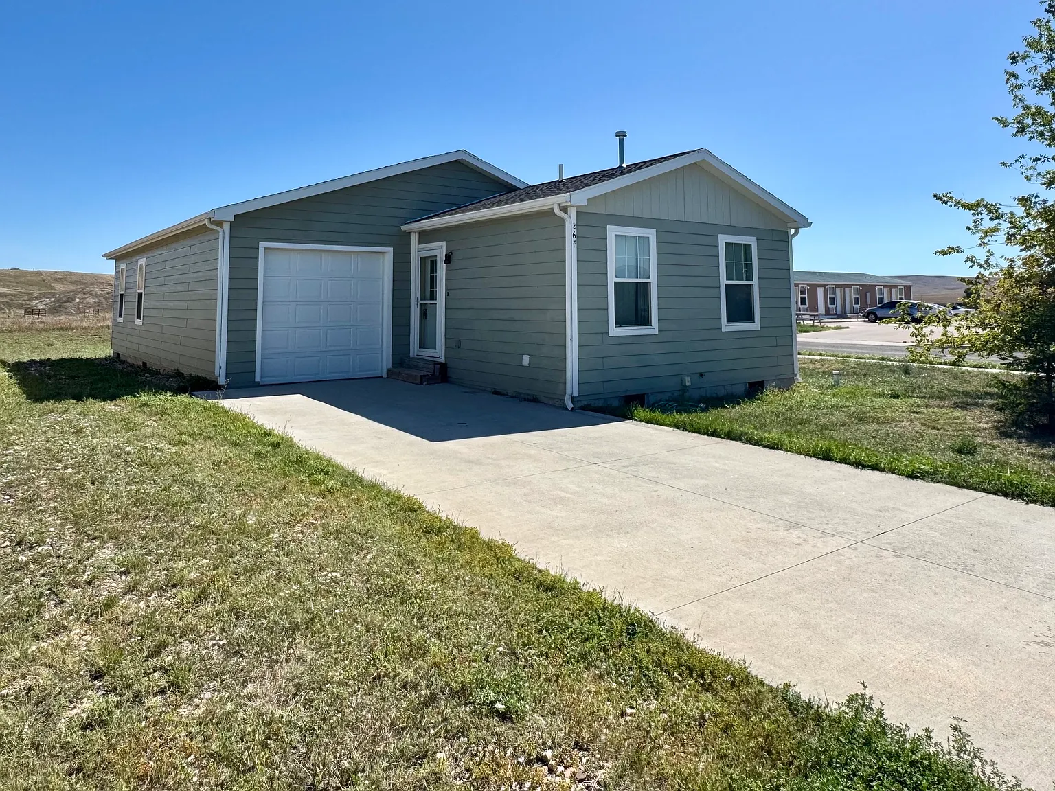 3 bed, 1260 sqft, $1,600 — Photo 1