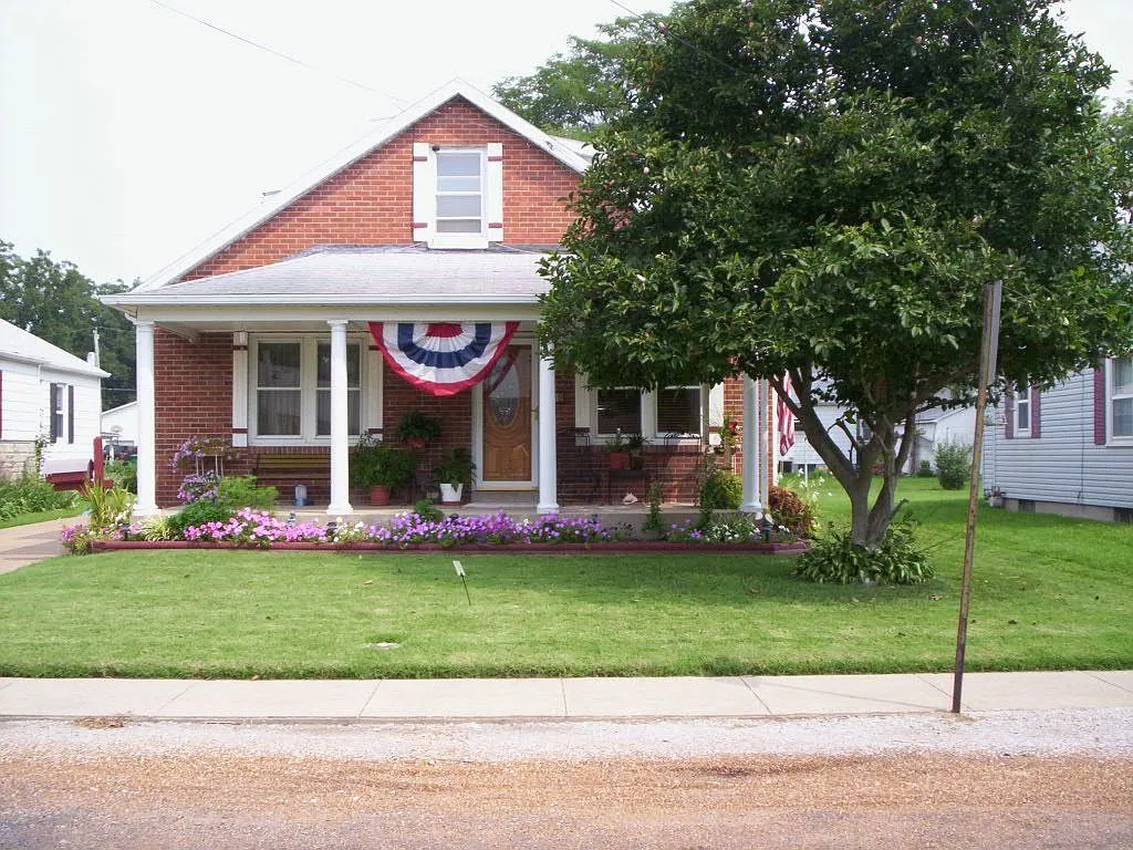 9 W Green St photo 1