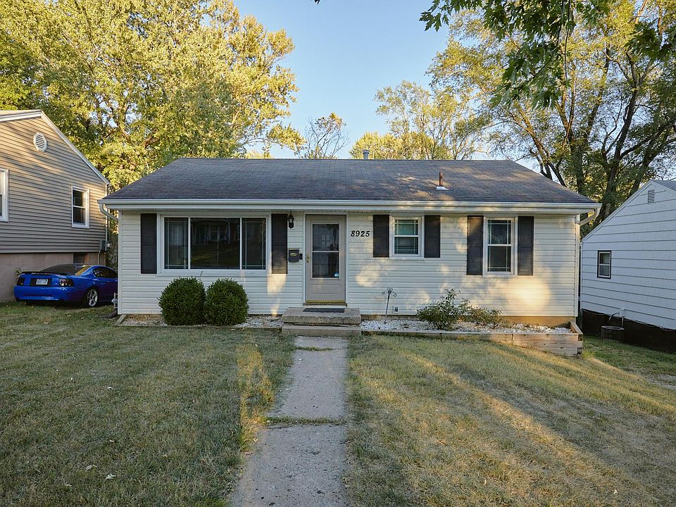 1st image of 8925 Grand Ave