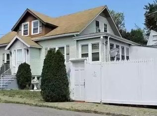 84 Spofford Ave, Warwick, RI 02888