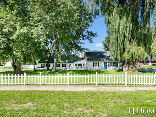 281 N Main St, Casnovia, MI 49318