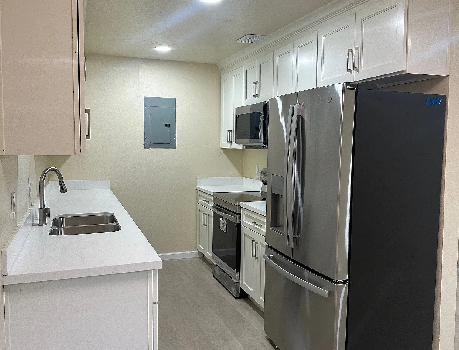 3 bed, 1.5 bath, $2,700 — Photo 3