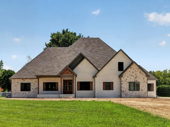 1098 Fawn Dr, Cookeville, TN 38501