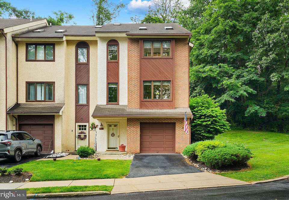 1st image of 300 Westbriar Dr