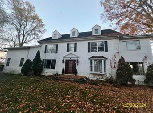 1598 Campbell Dr, Huntington, WV 25705