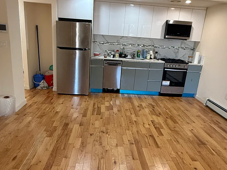 2733 E 27th St #2 — Photo 6