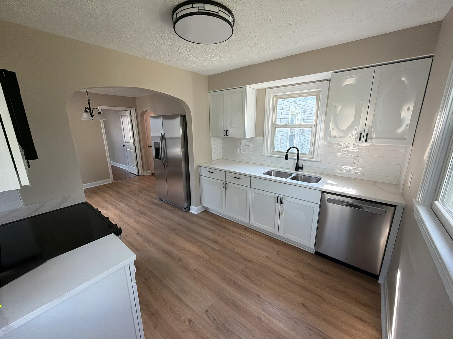 3 bed, 1079 sqft, $1,650 — Photo 2