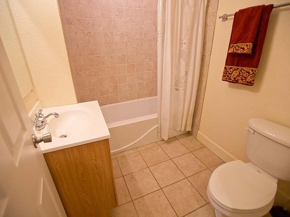3rd image of 422 S Washington St #3