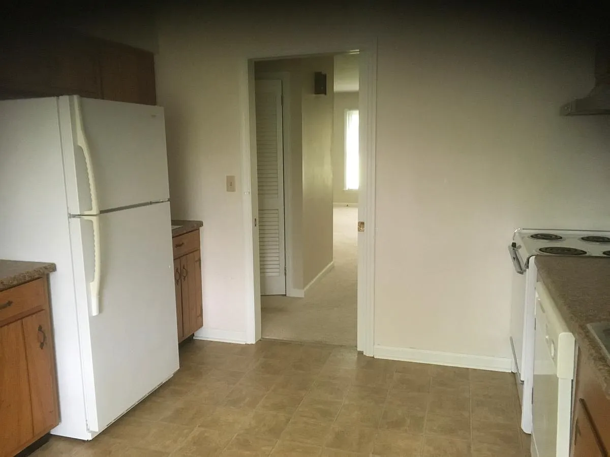 2 bed, 1040 sqft, $1,375 — Photo 3