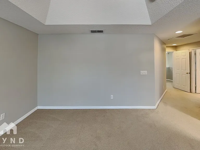 1460 Travertine Ter — Photo 11