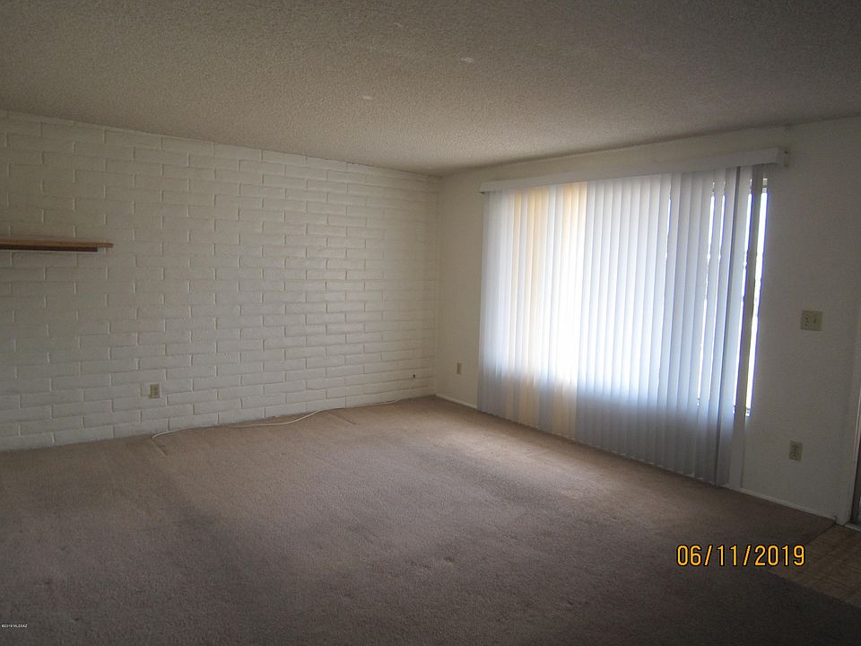 2nd image of 3720 S Le Brecque Pl