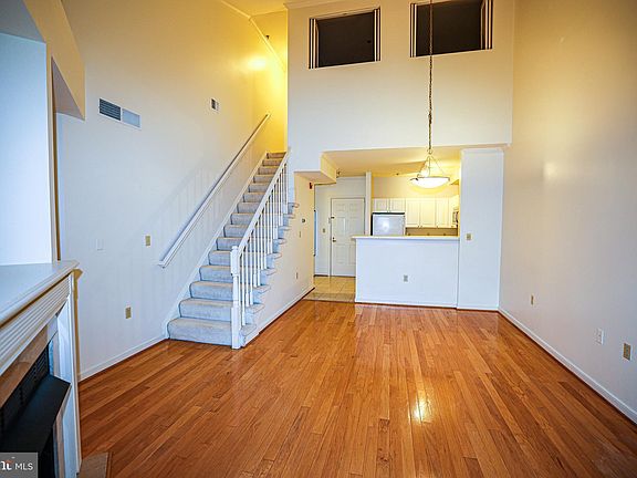 3rd image of 1641 International Dr Unit 403