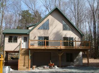 42A Ridge Circle Lwe, Greentown, PA 18426