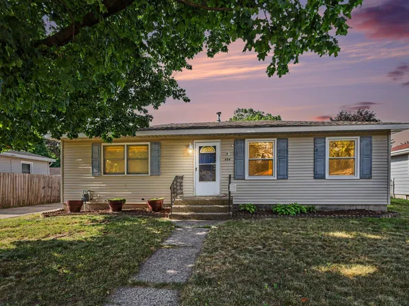650 Oakcrest St SW, Wyoming, MI 49509