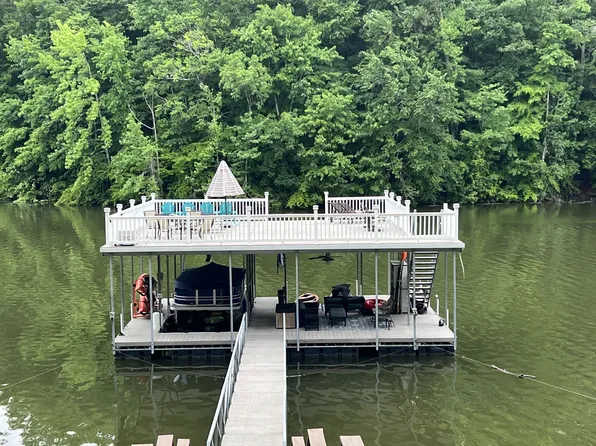 399 Elklore Ave, Estill Springs, TN 37330