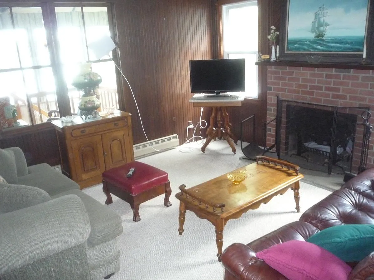 Living Room - 25 Ledge Rd