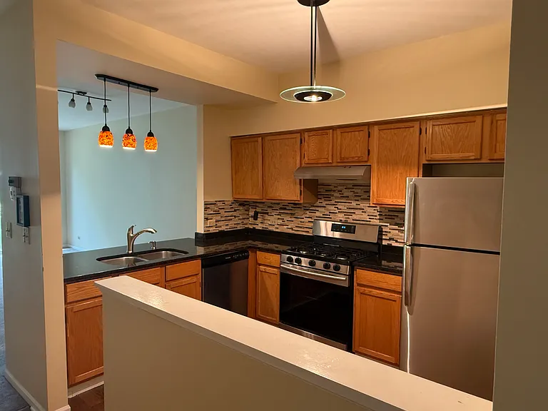 292 Hunterdon Ct #A — Photo 2