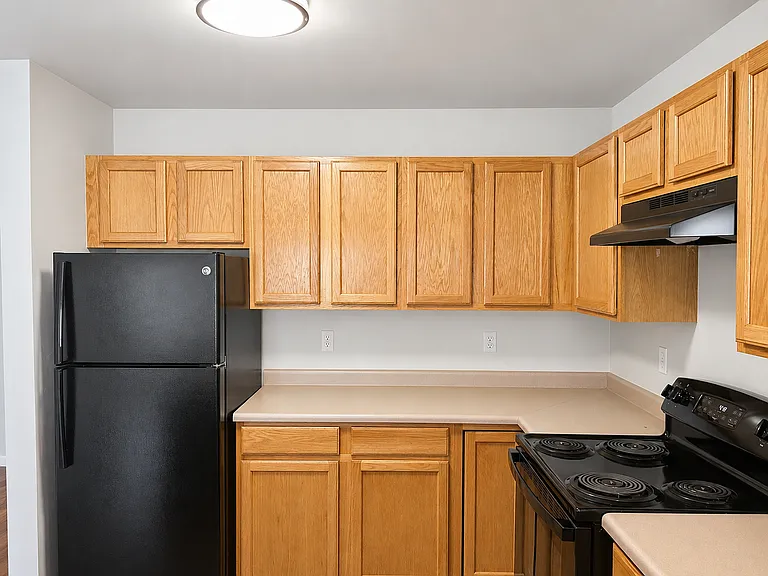 500 Red Table Apartments — Photo 11