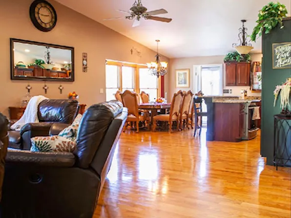 1460 Spout Springs Rd, Clay City, KY 40312