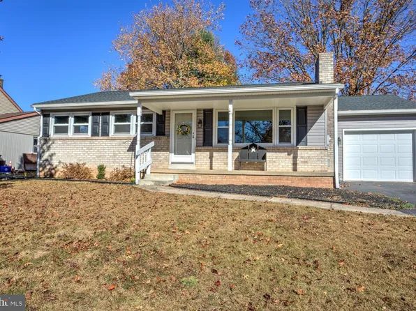 28 Gentle Dr, East Earl, PA 17519