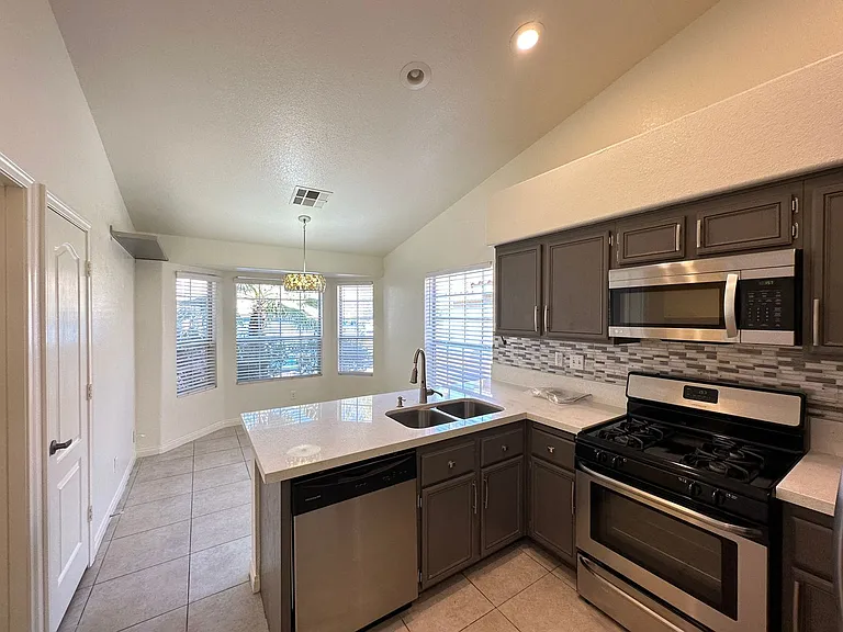7629 Rockfield Dr — Photo 8