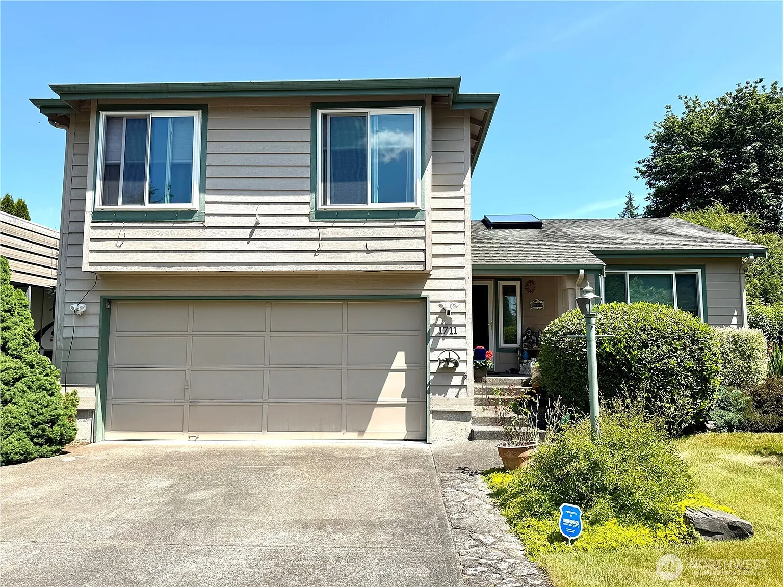 1711 Mount Rainier Boulevard photo 1