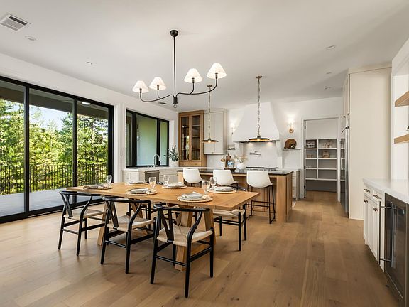 4th image of 1632 The Point Rd