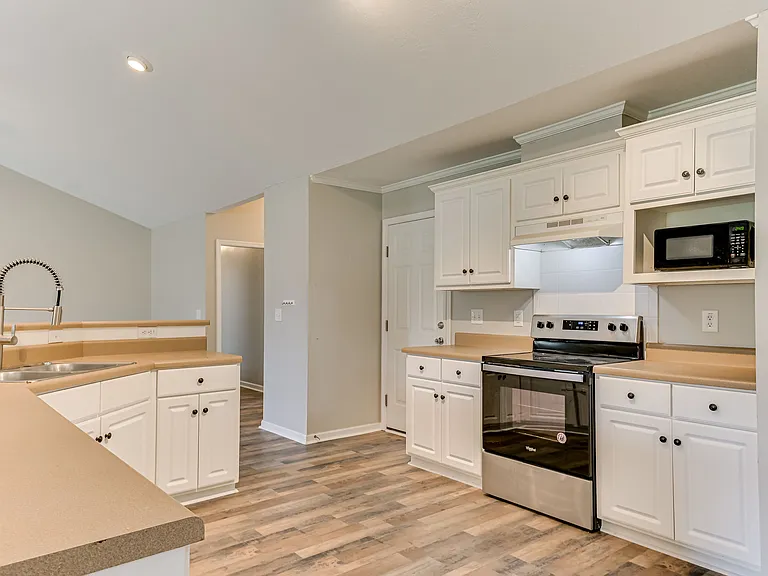 4452 Country Glen Cir — Photo 13