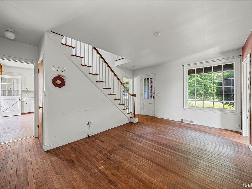 50505 Geddes Rd, photo 4