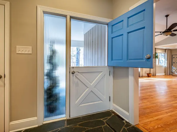 708 Kenmore Rd, Chapel Hill, NC 27514