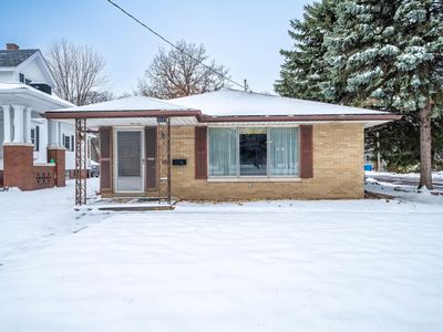 2327 N Prospect Rd, Peoria, IL, 61603