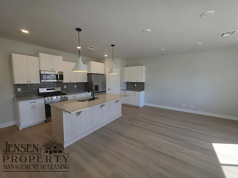 3984 E Fossil Way — Photo 3