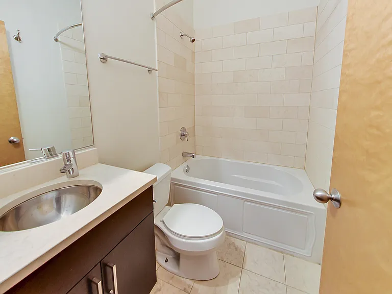 1010 W Monroe St #3 — Photo 15