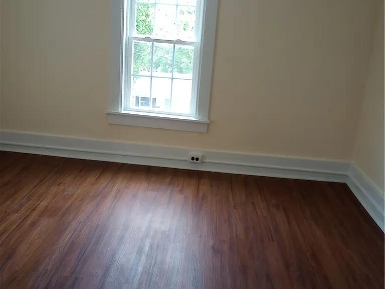120 W 6th St #201 — Photo 9