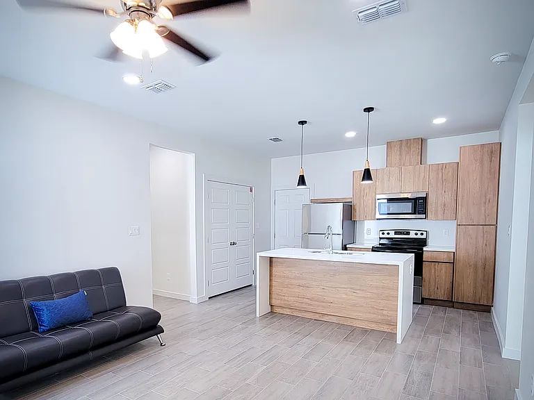 1404 W Platinum Dr #4 — Photo 6