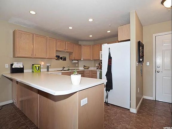5th image of 1205 E Privet Dr Unit 1-317