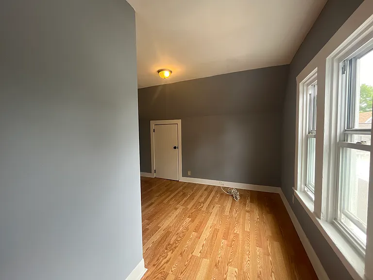 147 Winchester Ave — Photo 11
